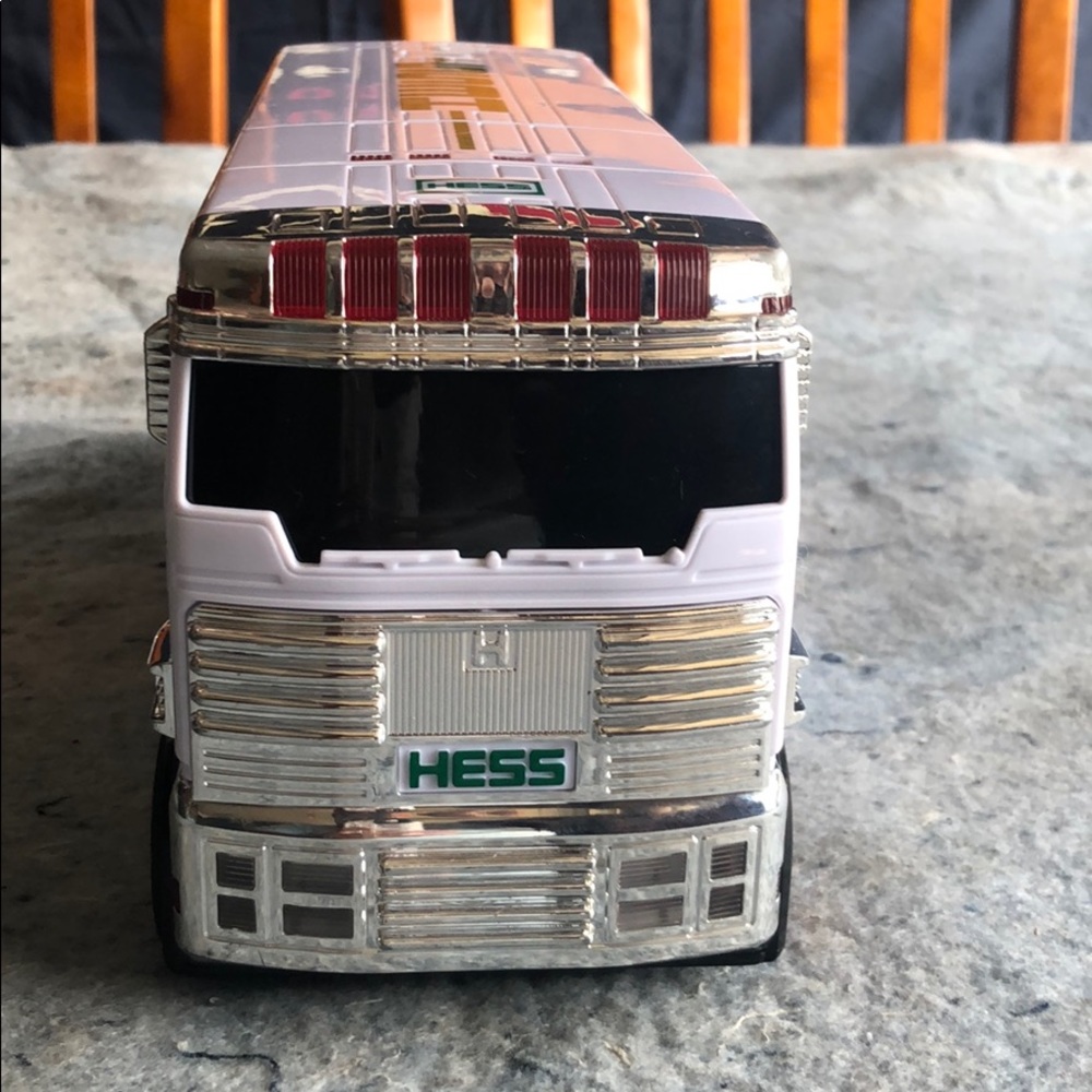 2018 Hess Rv - Picture 3 of 7